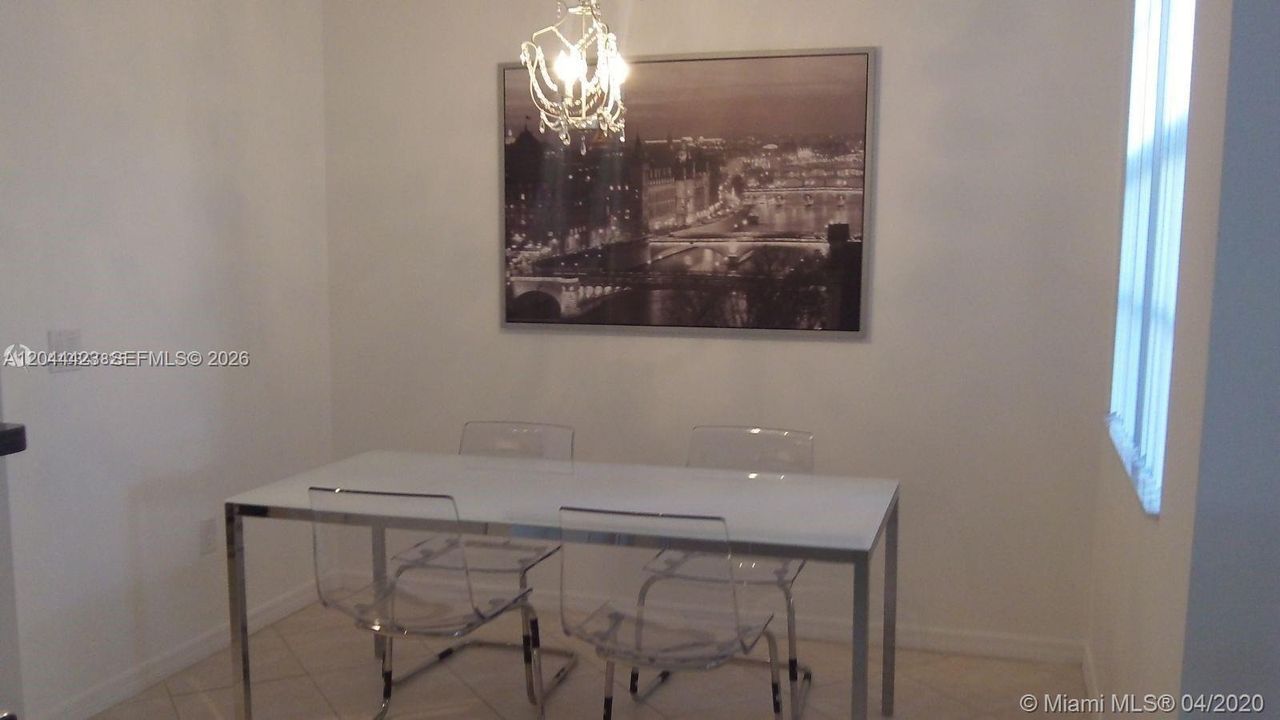 В аренду: $2,400 (1 спален, 1 ванн, 750 Квадратных фут)