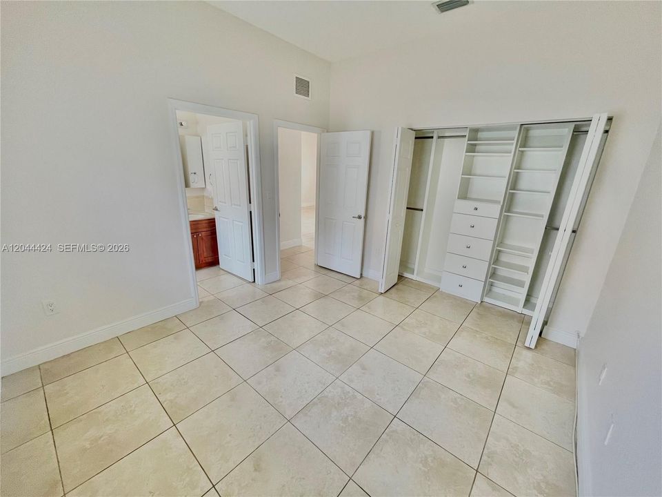En Renta: $2,800 (2 camas, 2 baños, 1300 Pies cuadrados)