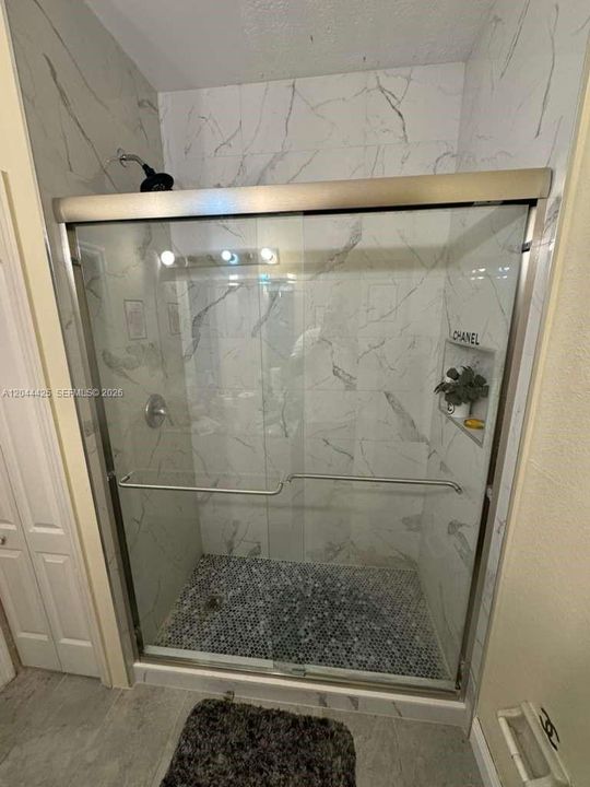 For Rent: $2,000 (3 beds, 2 baths, 1182 Square Feet)