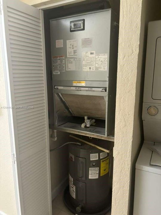 For Rent: $2,000 (3 beds, 2 baths, 1182 Square Feet)