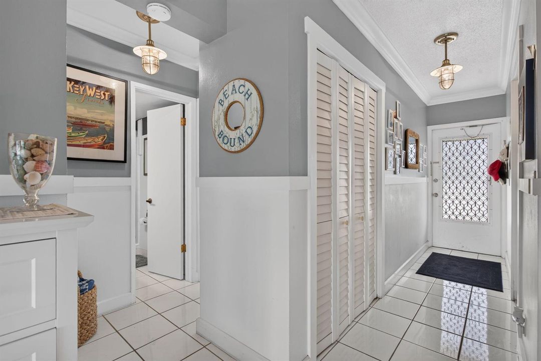 13-web-or-mls-298 Interiors-2126