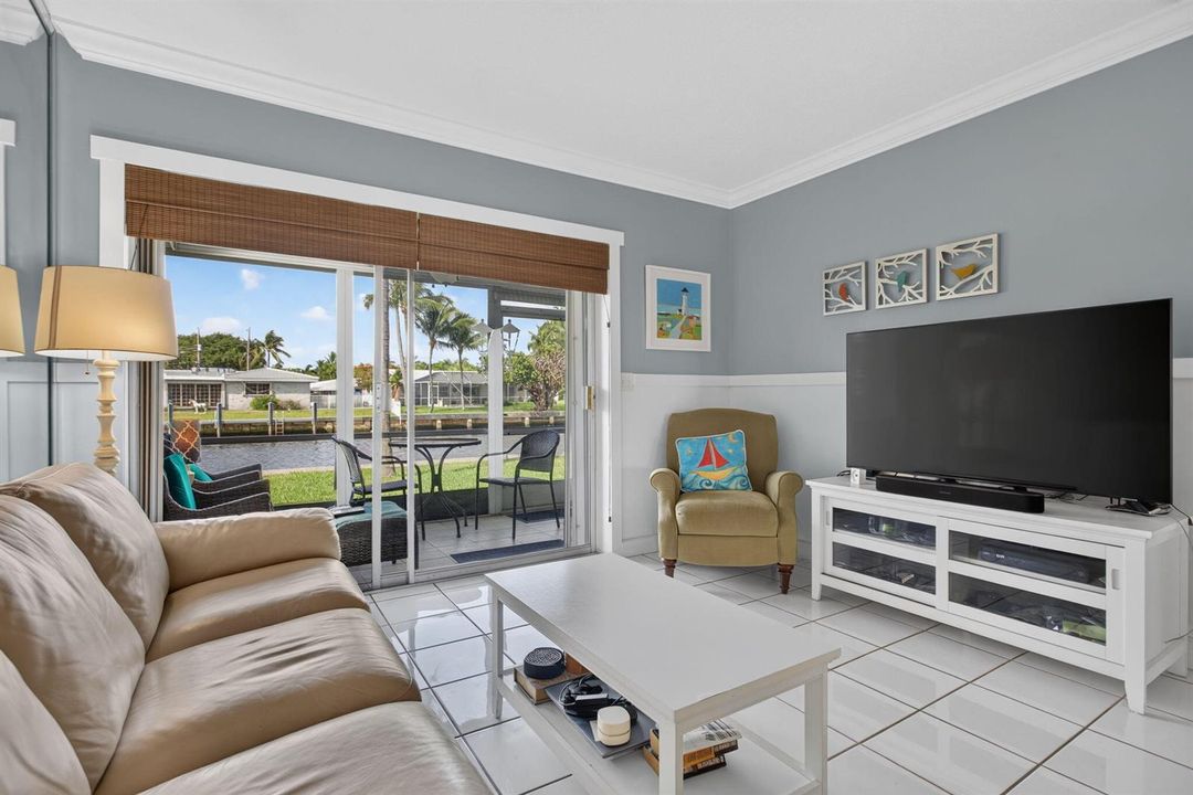 21-web-or-mls-298 Interiors-2172