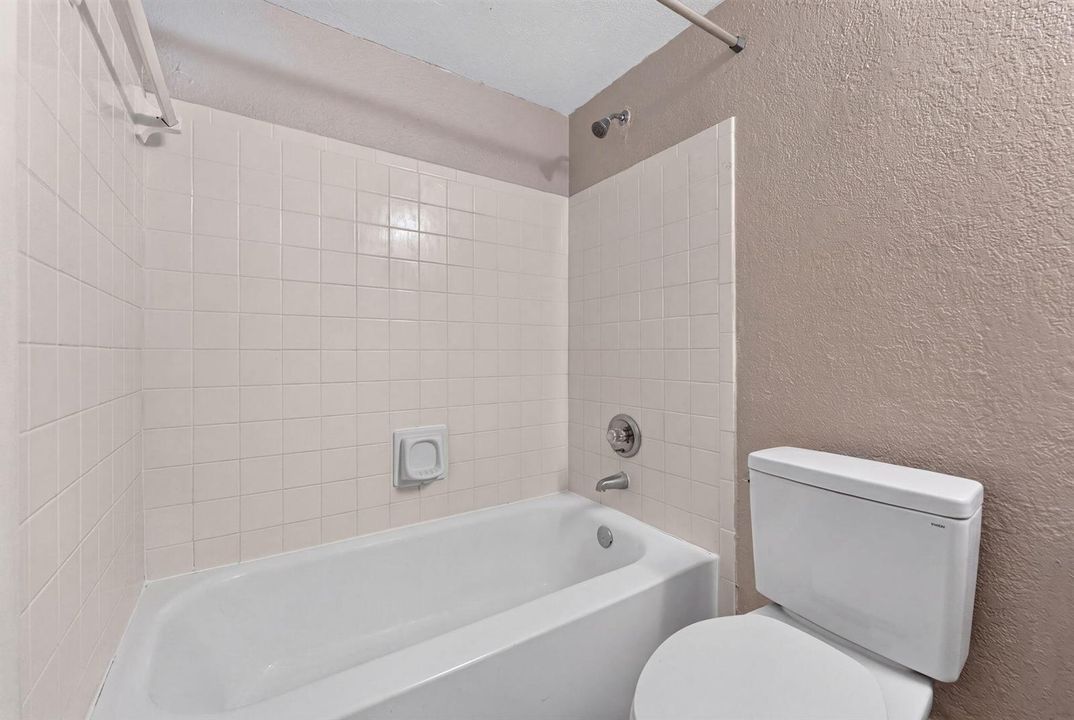 19-web-or-mls-Vacant_DSC02283_hf4k