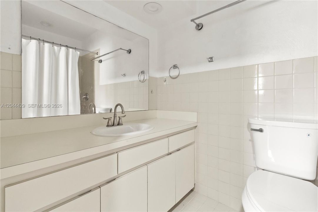 На продажу: $699,000 (4 спален, 2 ванн, 1595 Квадратных фут)