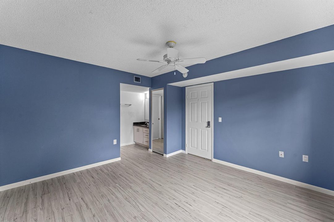 05-6097 Balboa Cir 202-MLS