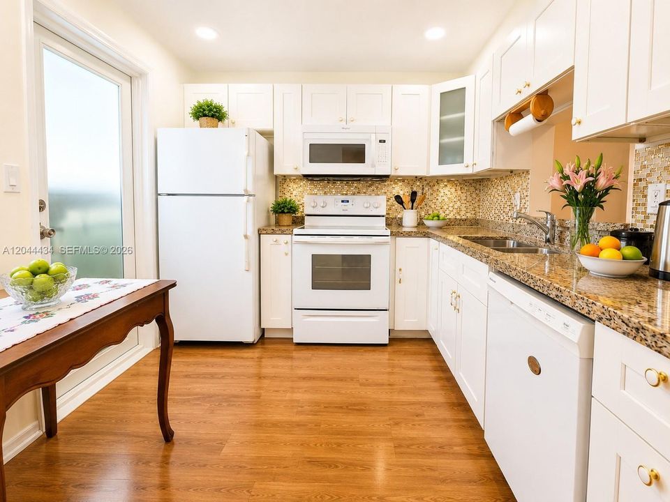 For Sale: $187,000 (1 beds, 1 baths, 847 Square Feet)