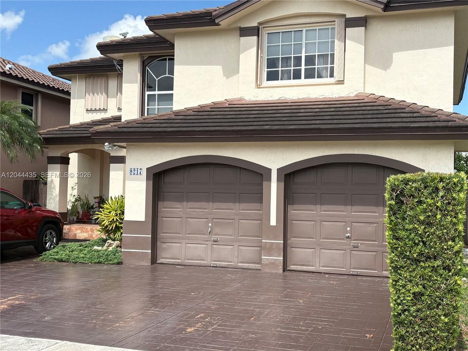 En Venta: $900,000 (4 camas, 3 baños, 2809 Pies cuadrados)