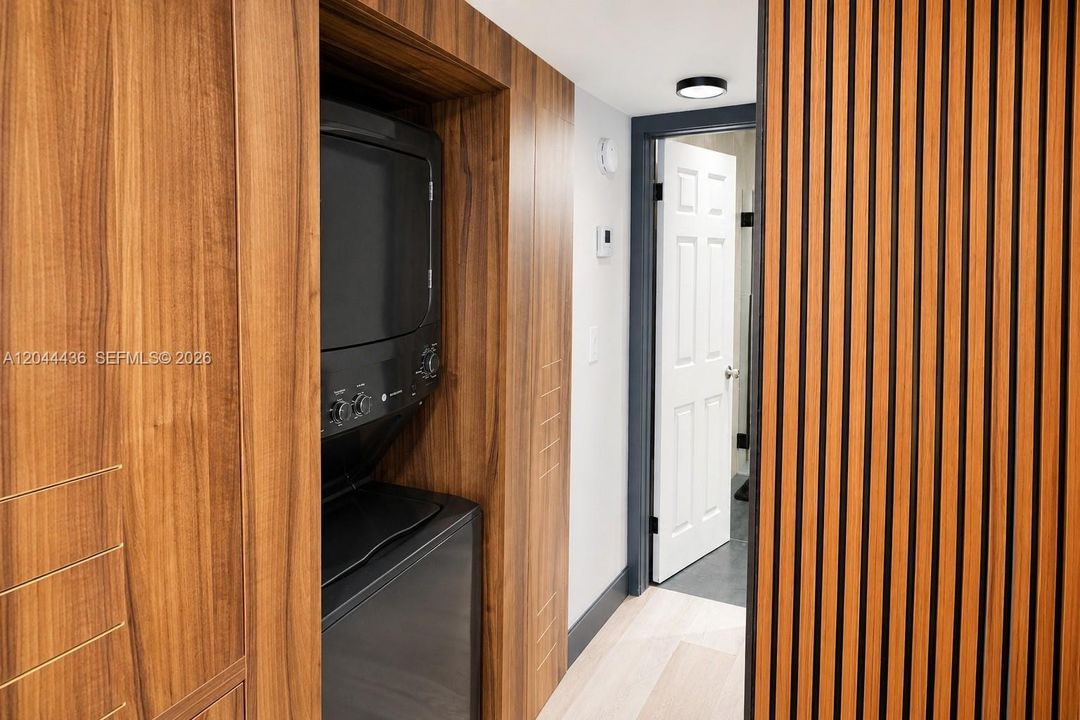 На продажу: $369,000 (2 спален, 2 ванн, 1125 Квадратных фут)