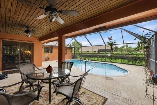 Patio & Pooll Area