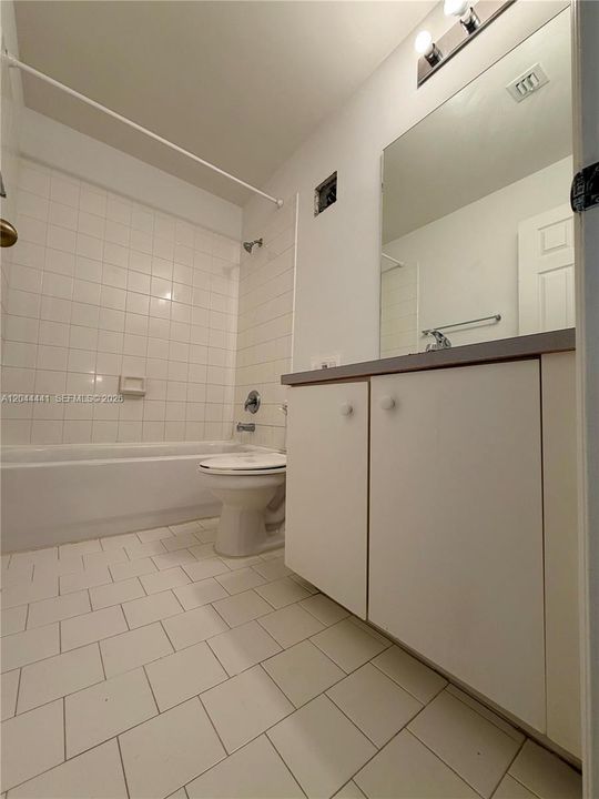На продажу: $405,000 (3 спален, 2 ванн, 1361 Квадратных фут)