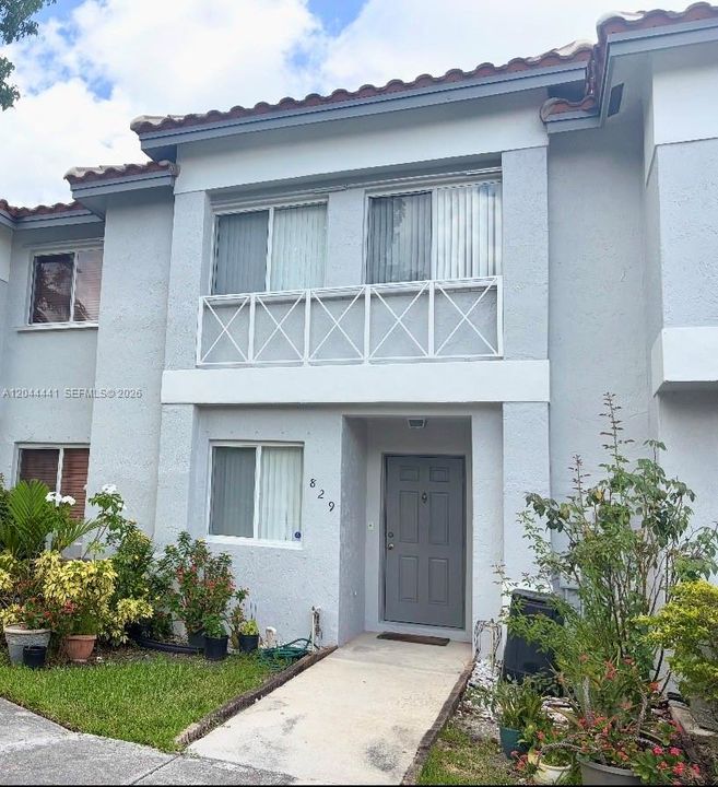 На продажу: $405,000 (3 спален, 2 ванн, 1361 Квадратных фут)