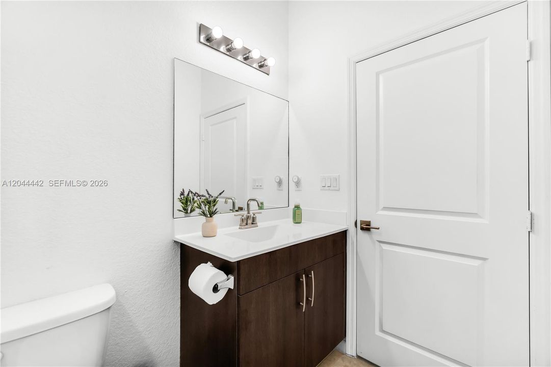 На продажу: $645,000 (3 спален, 2 ванн, 1663 Квадратных фут)