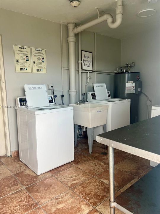For Sale: $124,500 (1 beds, 1 baths, 1036 Square Feet)