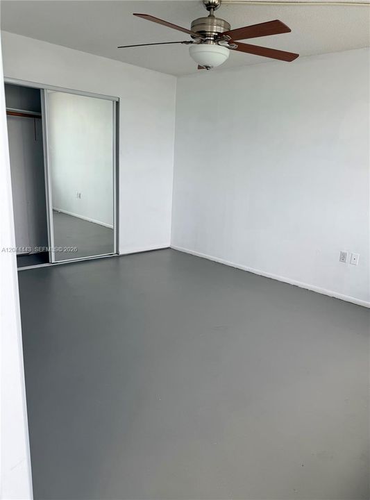 For Sale: $124,500 (1 beds, 1 baths, 1036 Square Feet)