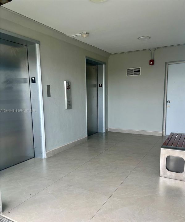 For Sale: $124,500 (1 beds, 1 baths, 1036 Square Feet)