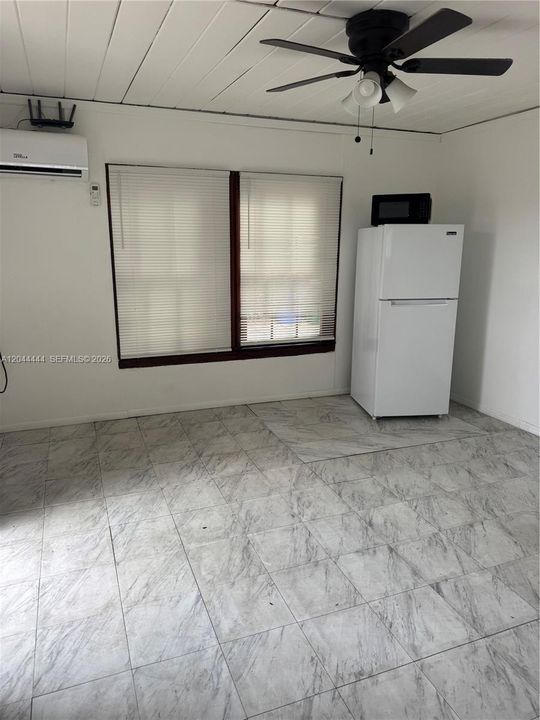 En Renta: $1,000 (1 camas, 1 baños, 700 Pies cuadrados)