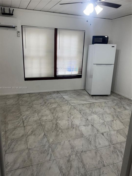 En Renta: $1,000 (1 camas, 1 baños, 700 Pies cuadrados)