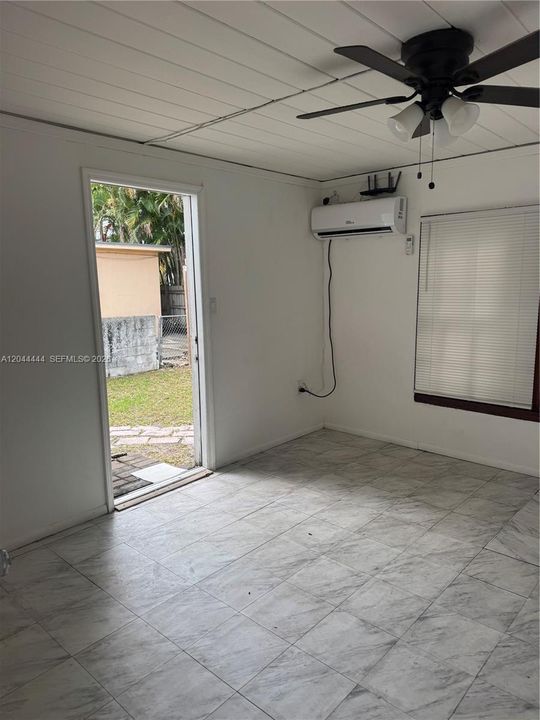 En Renta: $1,000 (1 camas, 1 baños, 700 Pies cuadrados)