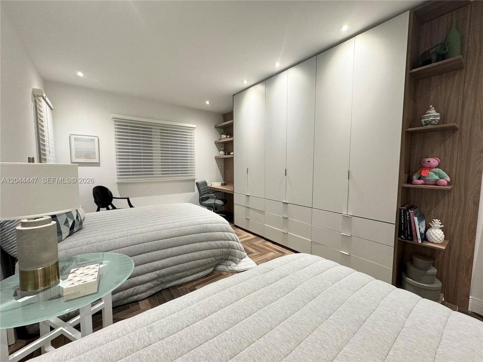 В аренду: $11,000 (3 спален, 3 ванн, 2300 Квадратных фут)