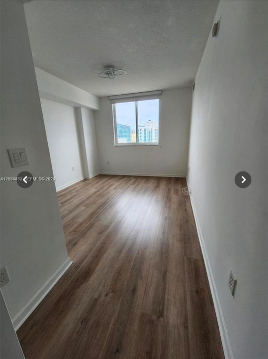 For Rent: $2,300 (1 beds, 1 baths, 754 Square Feet)