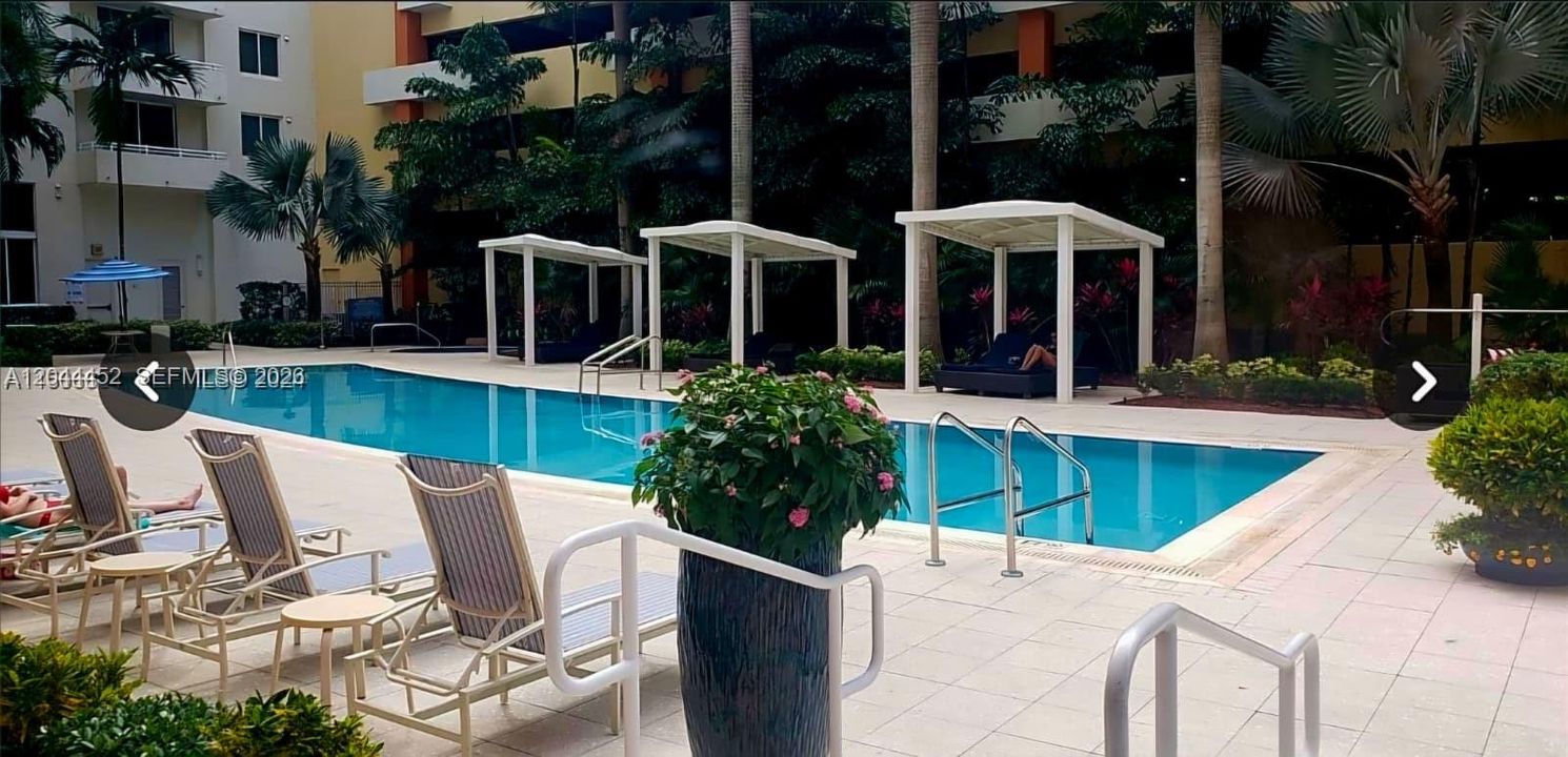 For Rent: $2,300 (1 beds, 1 baths, 754 Square Feet)