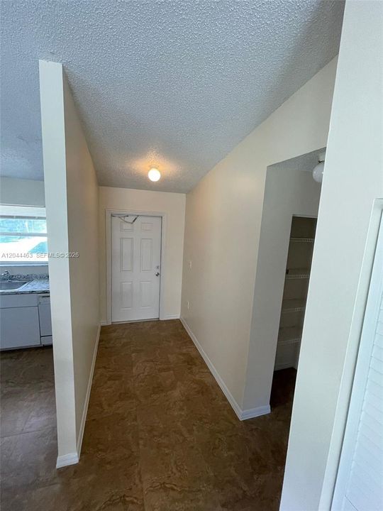 En Renta: $1,999 (2 camas, 2 baños, 1050 Pies cuadrados)