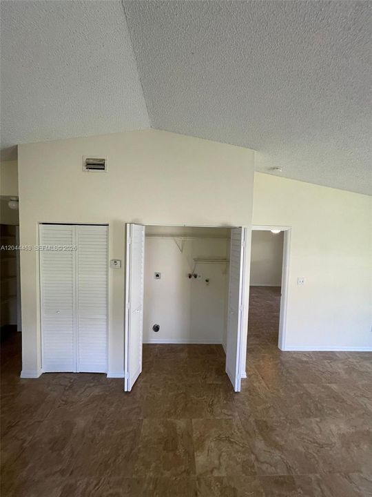 En Renta: $1,999 (2 camas, 2 baños, 1050 Pies cuadrados)