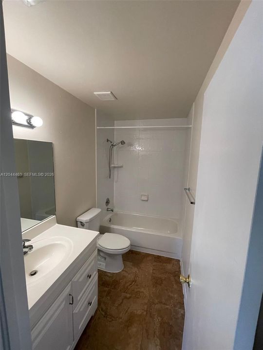 En Renta: $1,999 (2 camas, 2 baños, 1050 Pies cuadrados)