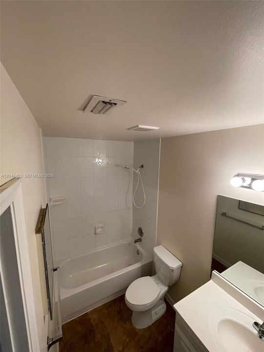 En Renta: $1,999 (2 camas, 2 baños, 1050 Pies cuadrados)