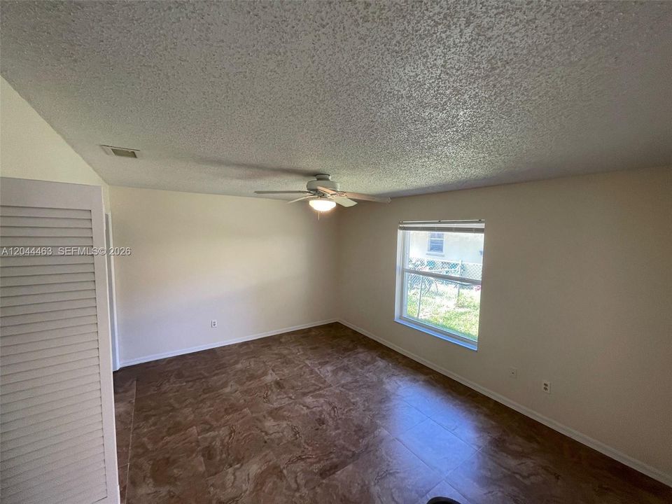 En Renta: $1,999 (2 camas, 2 baños, 1050 Pies cuadrados)