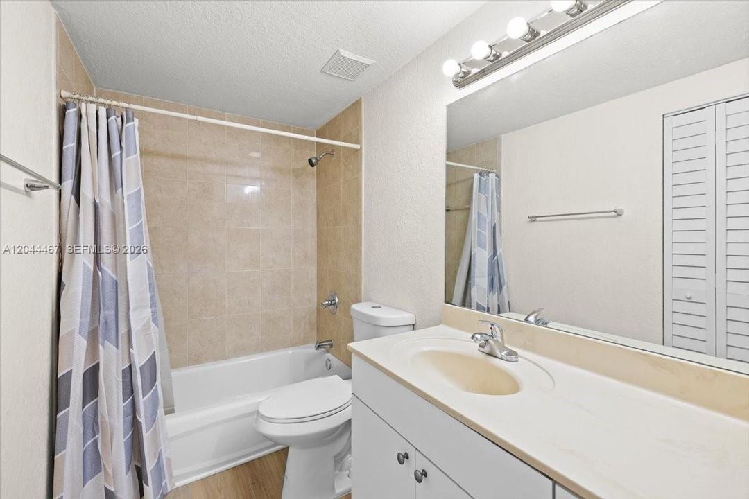 For Rent: $1,900 (1 beds, 1 baths, 605 Square Feet)