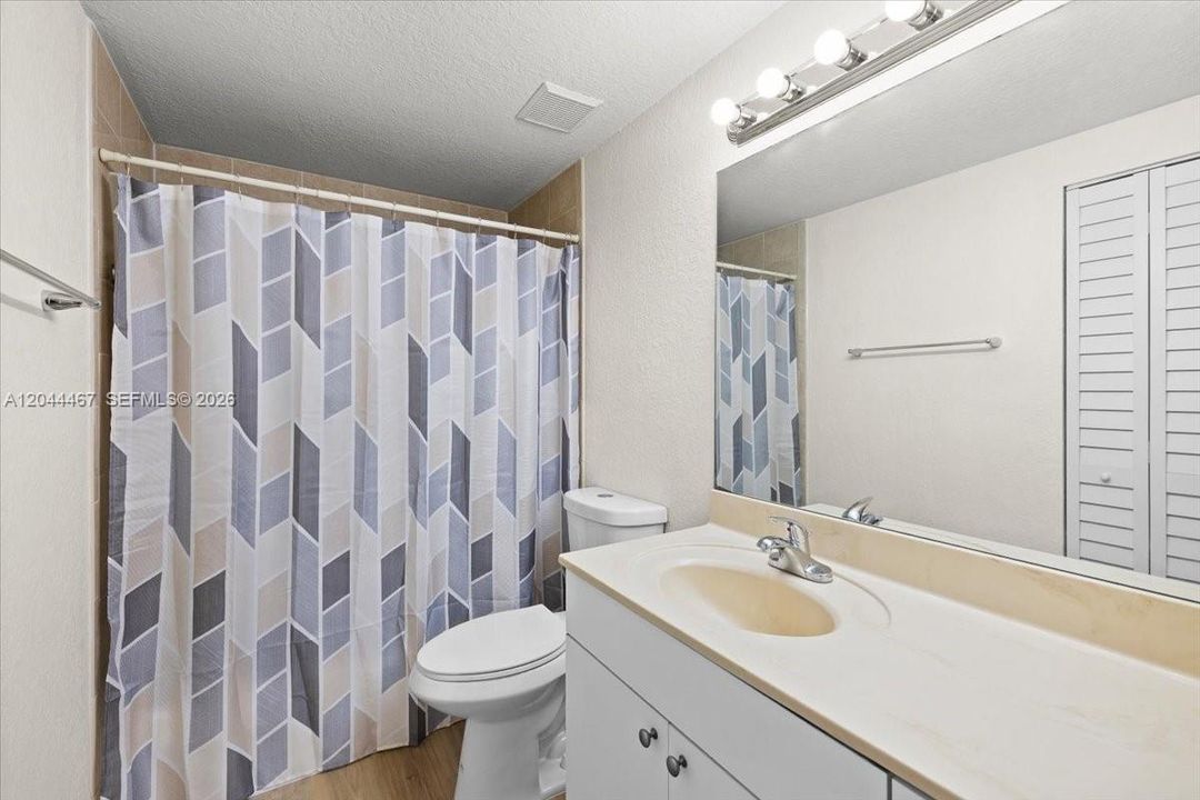 For Rent: $1,900 (1 beds, 1 baths, 605 Square Feet)