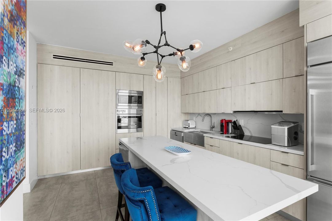 For Sale: $3,500,000 (2 beds, 2 baths, 1960 Square Feet)