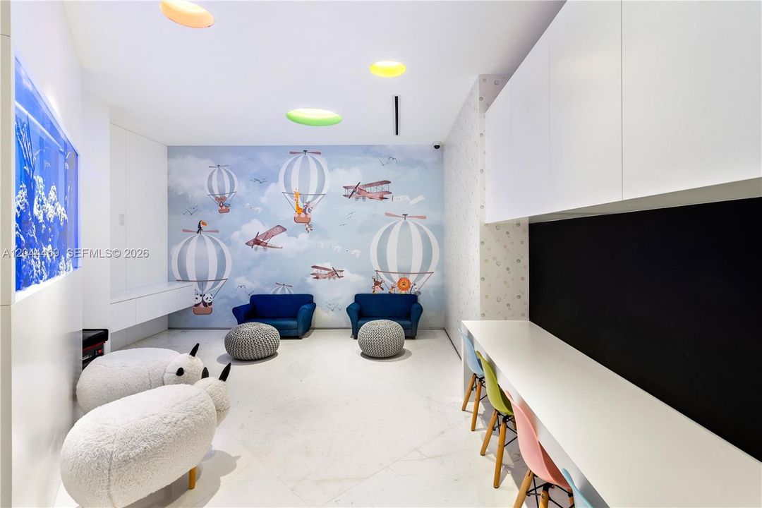 For Sale: $3,500,000 (2 beds, 2 baths, 1960 Square Feet)