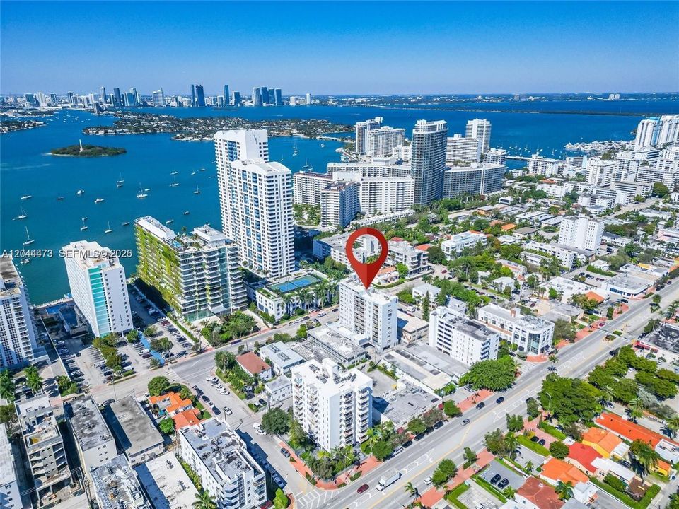 For Rent: $2,600 (1 beds, 1 baths, 918 Square Feet)