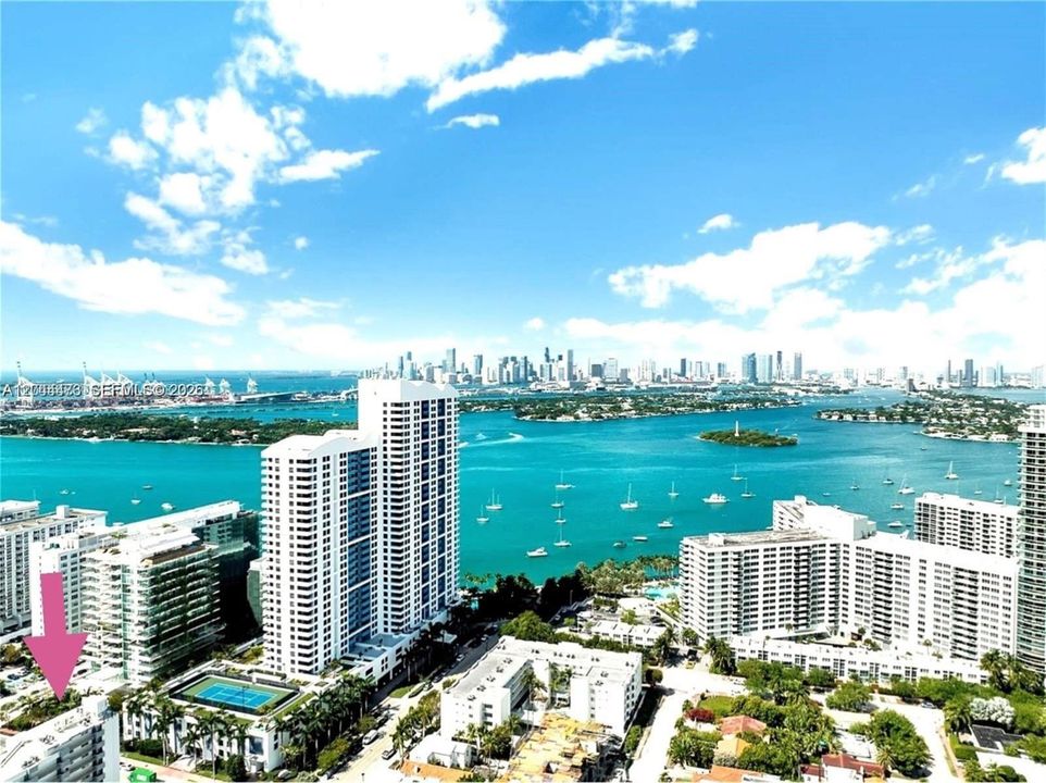 For Rent: $2,600 (1 beds, 1 baths, 918 Square Feet)