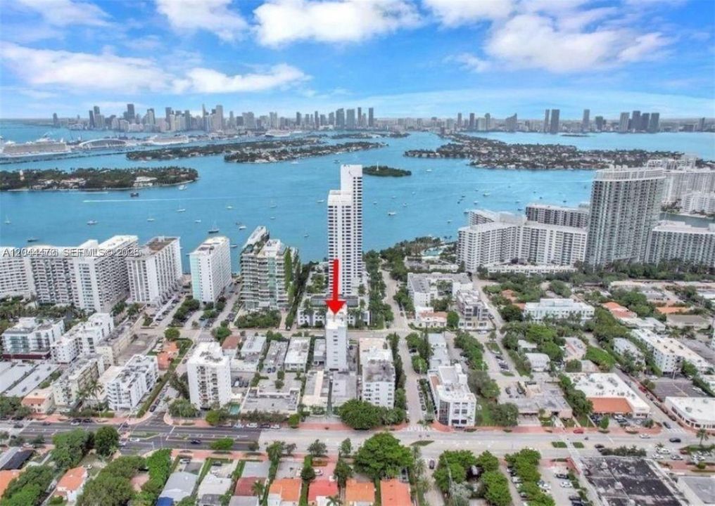 For Rent: $2,600 (1 beds, 1 baths, 918 Square Feet)