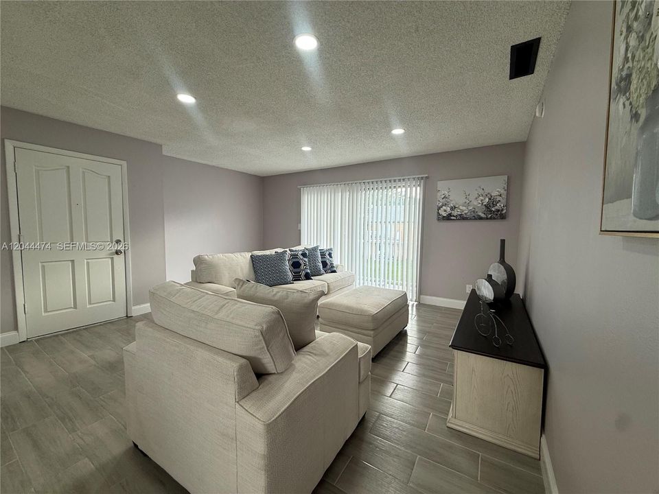 En Venta: $107,000 (2 camas, 2 baños, 1062 Pies cuadrados)