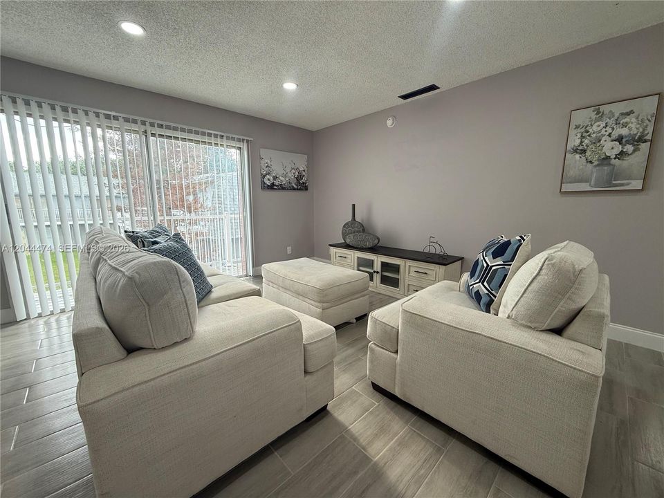 En Venta: $107,000 (2 camas, 2 baños, 1062 Pies cuadrados)