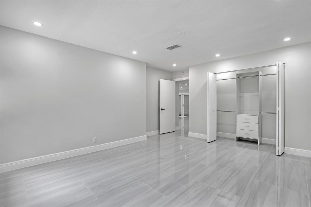 6185 White Oak (36)