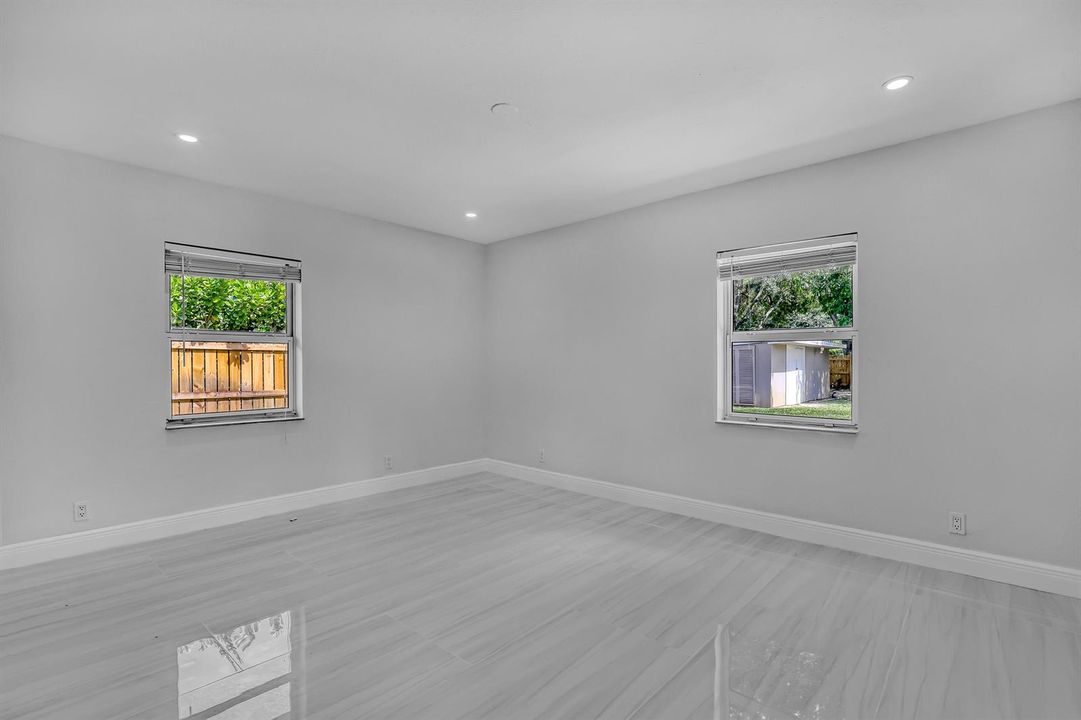 6185 White Oak (43)