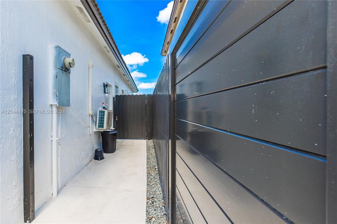 For Sale: $779,900 (3 beds, 2 baths, 1711 Square Feet)