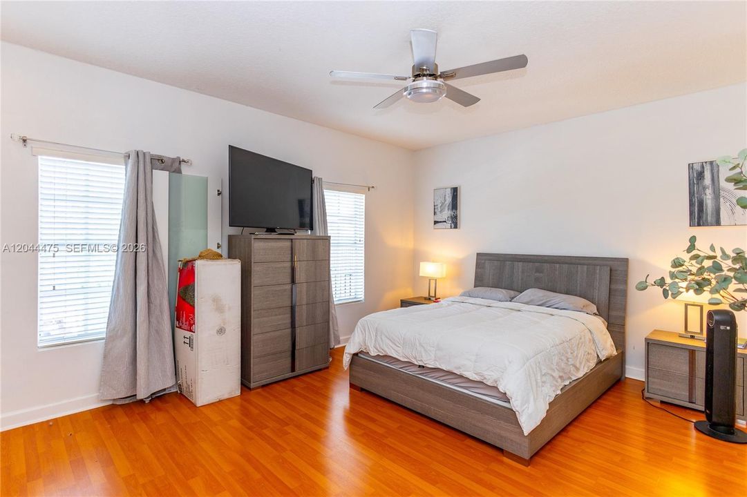 For Sale: $779,900 (3 beds, 2 baths, 1711 Square Feet)