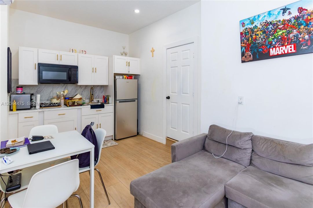 For Sale: $779,900 (3 beds, 2 baths, 1711 Square Feet)