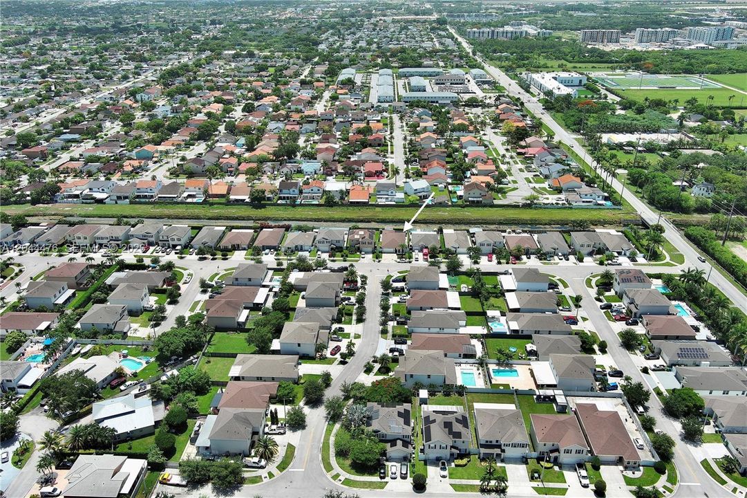 На продажу: $655,000 (4 спален, 2 ванн, 1730 Квадратных фут)