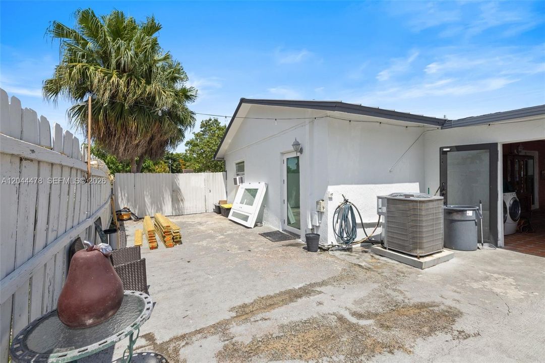 For Sale: $760,000 (3 beds, 2 baths, 1362 Square Feet)