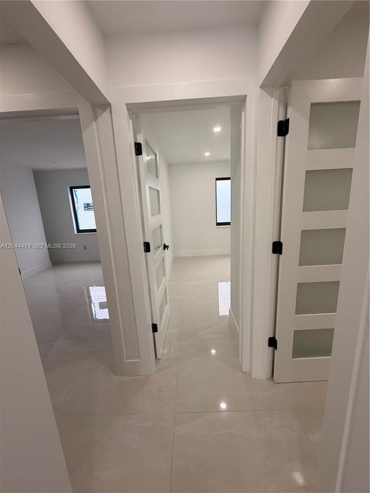 For Sale: $800,000 (6 beds, 3 baths, 2032 Square Feet)