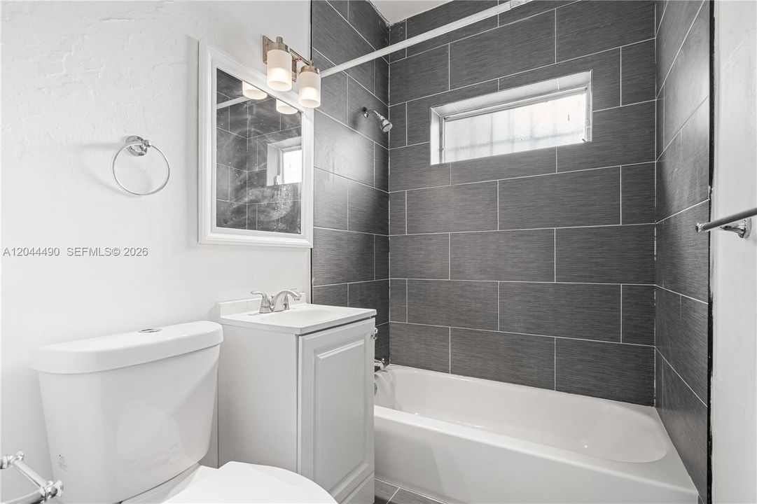 En Venta: $482,900 (0 camas, 0 baños, 1784 Pies cuadrados)