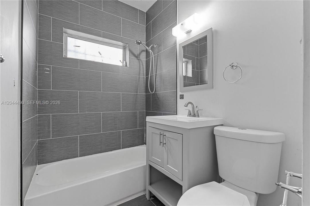 En Venta: $482,900 (0 camas, 0 baños, 1784 Pies cuadrados)