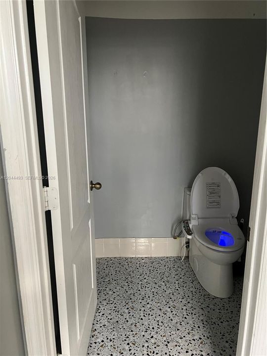 В аренду: $3,200 (3 спален, 3 ванн, 1701 Квадратных фут)